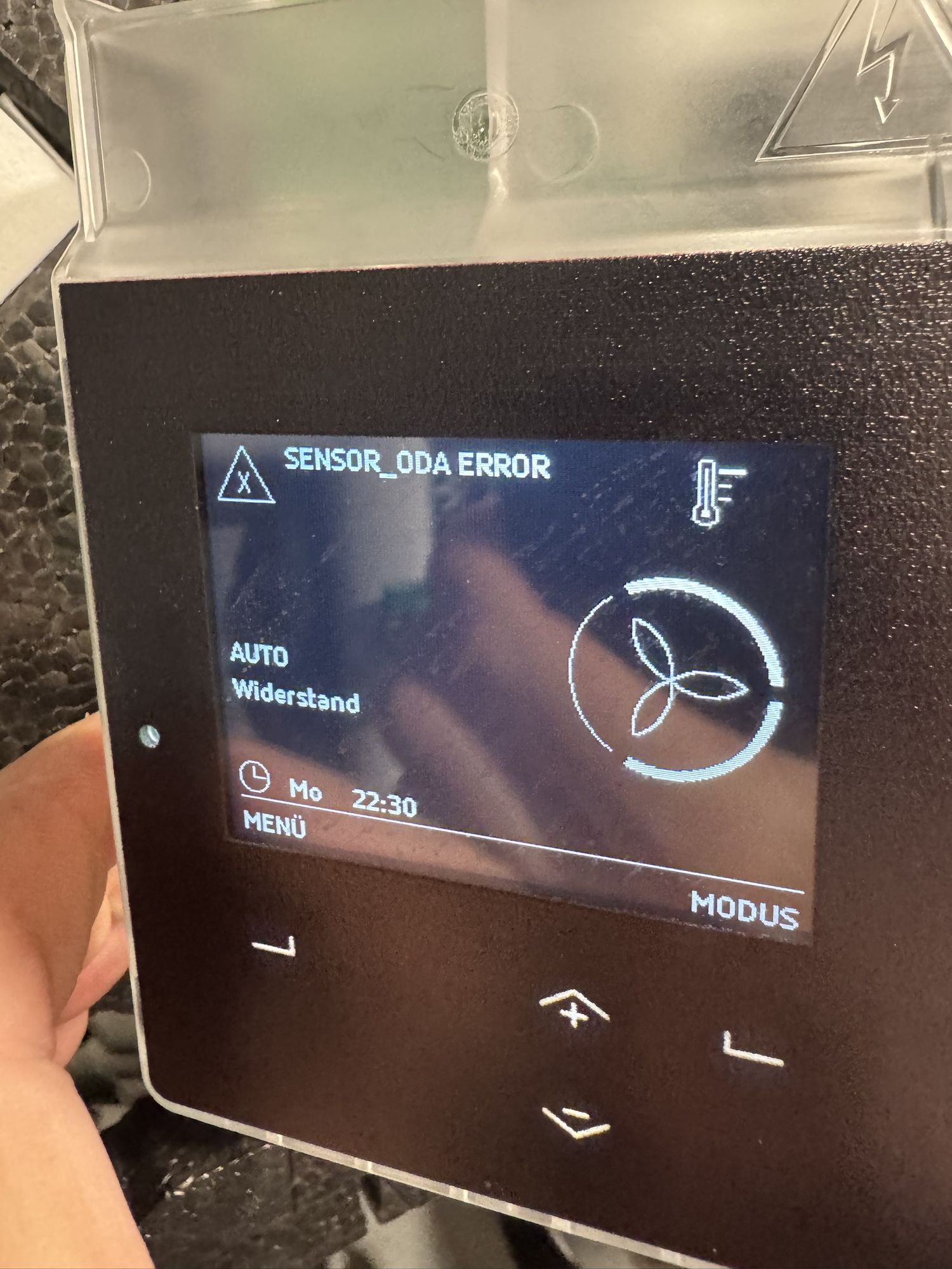 Display der Lüftungsanlage zeigt SENSOR_ODA ERROR